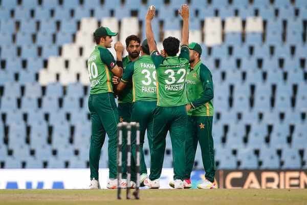 4 T20I pakistan gagap dan tersandung tetapi seri aman menang